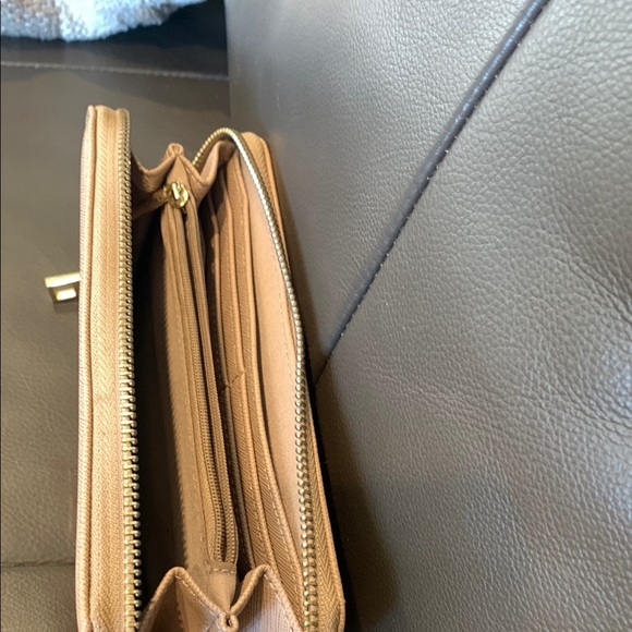 Aldo Tan Rectangular Zip-Around Wallet - Picture 6 of 7